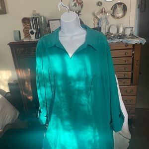 Maggie Barnes like new button down blouse 3X